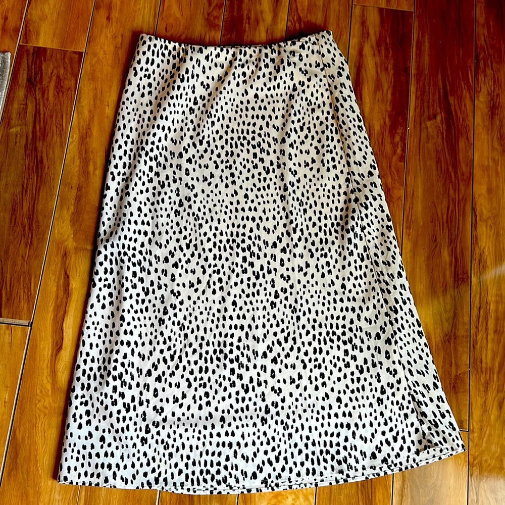 Animal print cream lined skirt